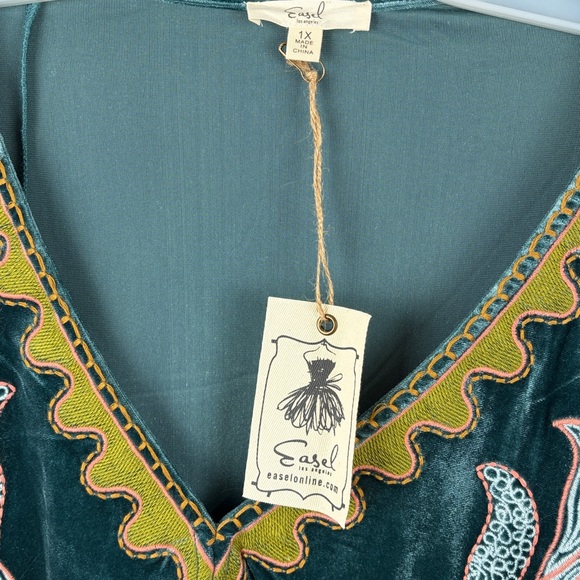 EASEL NWT PLUS SIZE EMBROIDERED VELVET TOP TEAL BLUE 1x (2x) - Picture 2 of 5